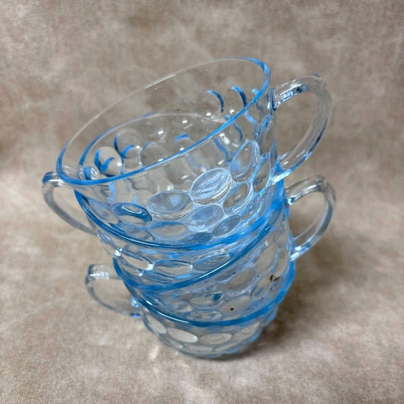 ANCHOR HOCKING BLUE
BUBBLE DEPRESSION
GLASS COFFEE TEA CUPS
ONLY SET OF 4 - Picture 7 of 7